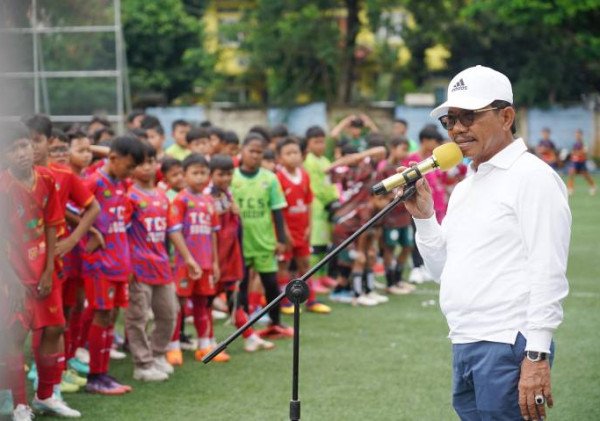 Wali Kota Tangerang Buka Liga PASS 2026, Ajak Anak Muda Belajar Disiplin dan Kerja Sama