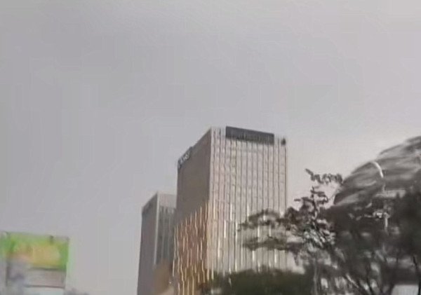 BMKG Prediksi Hujan Ringan Guyur Tangerang Selatan, Kualitas Udara Masuk Kategori Sangat Tidak Sehat